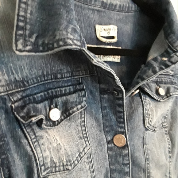 EUC Indigo Rein Distressed Jean Jacket Size L - Picture 4 of 6